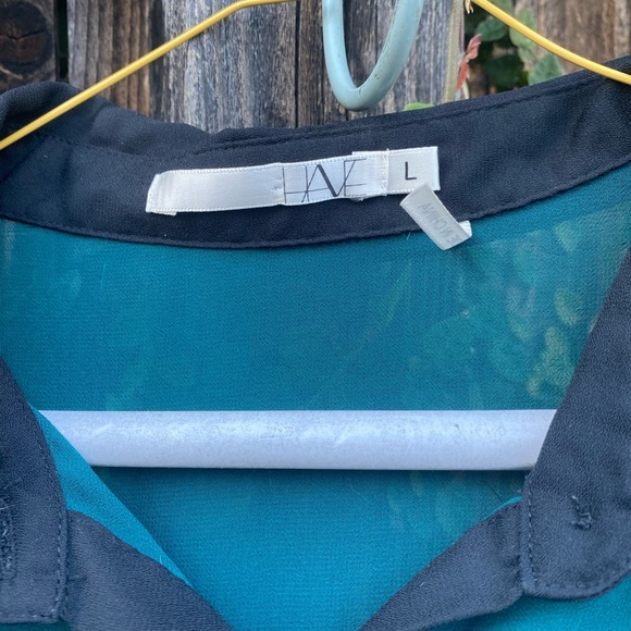 Button down shirt - Picture 3 of 5